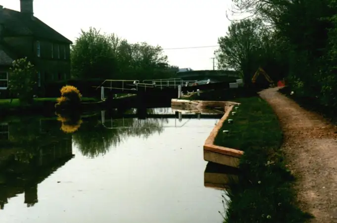 Semmington Lock at Meltsham, Wiltshire.jpg